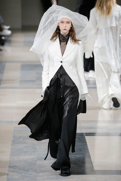 Look 33